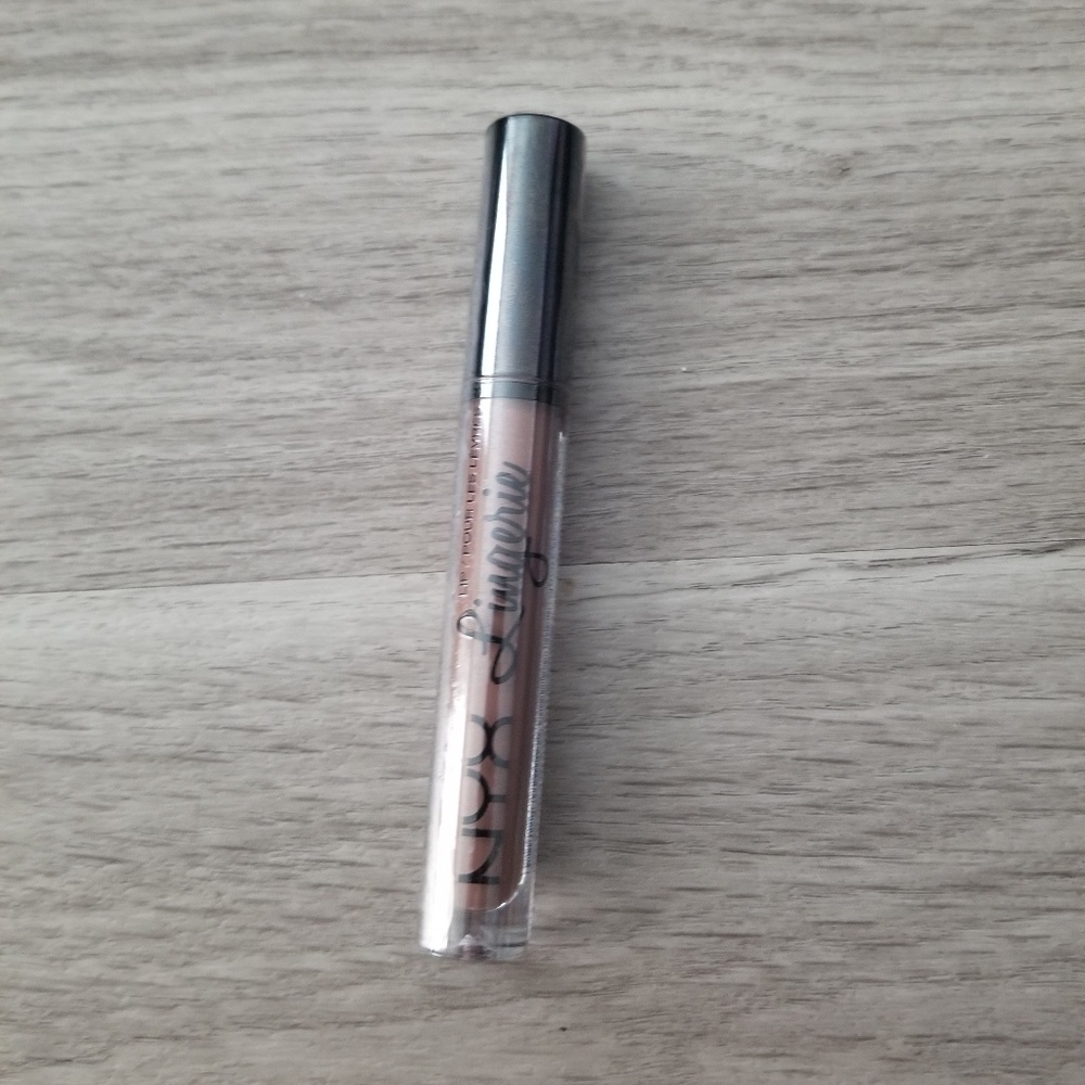 Nyx matte lipstick